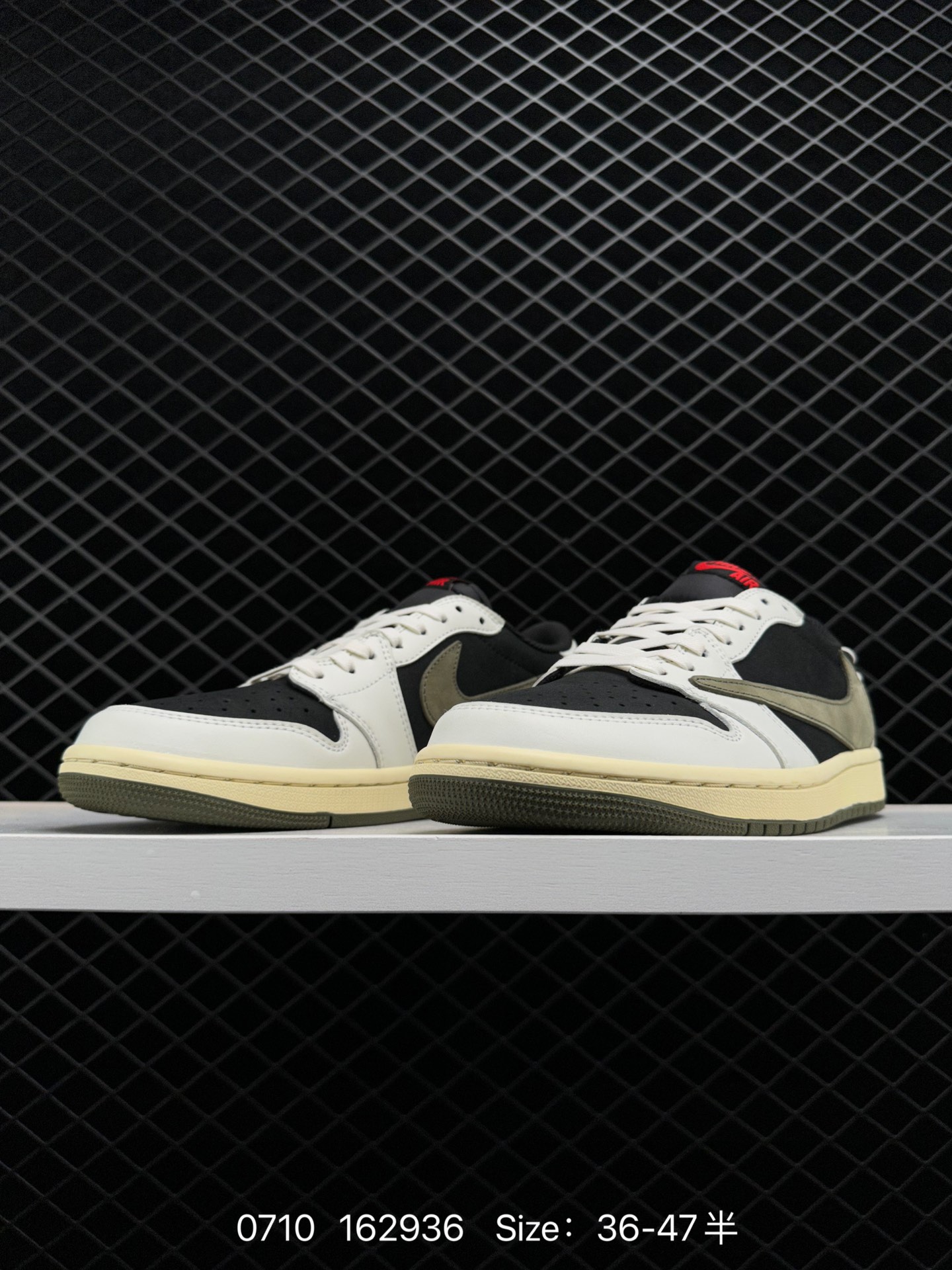 Travis Scott x Air Jordan 1 Low AJ1